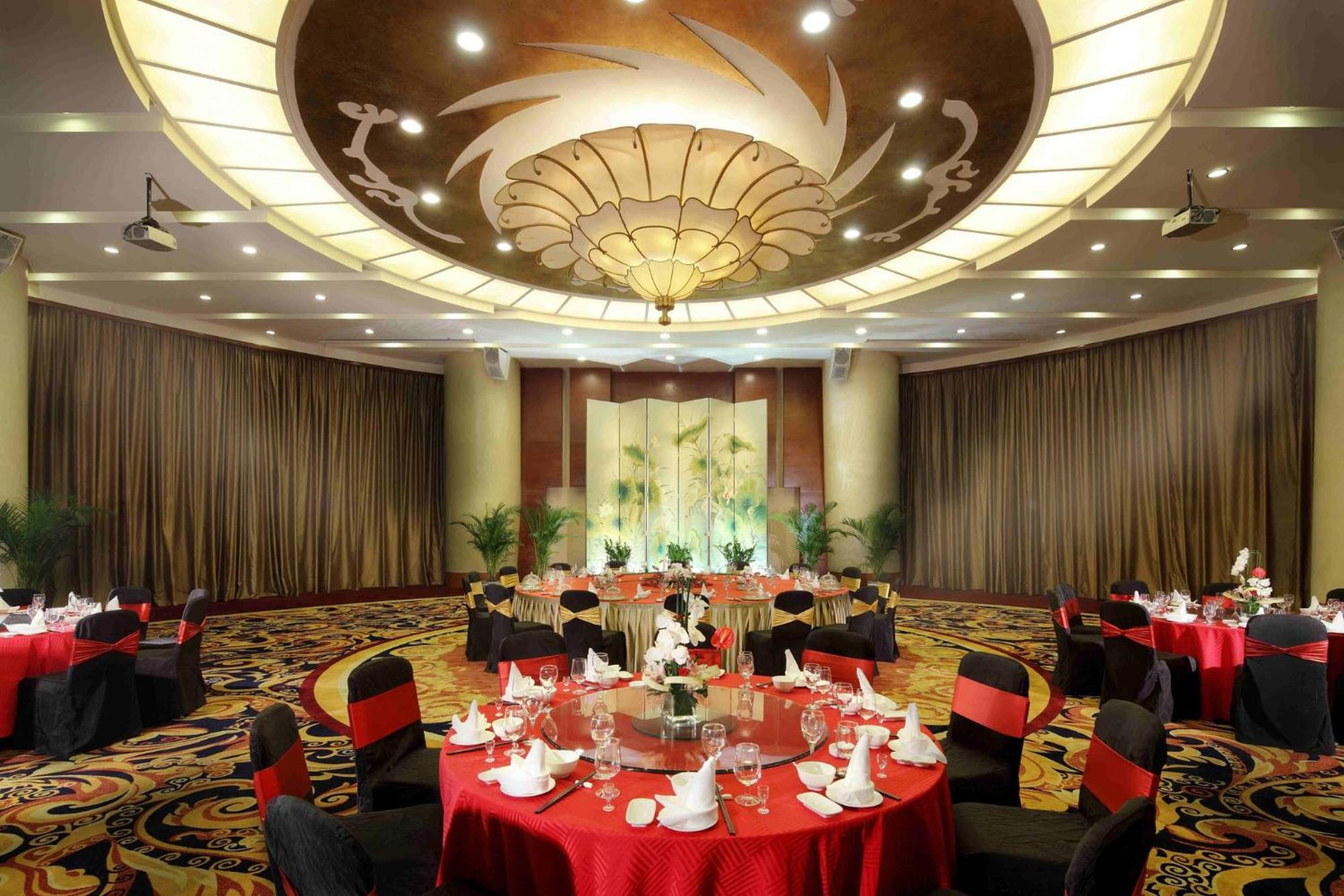 Holiday Inn Chengdu Century City-Westtower Exterior photo